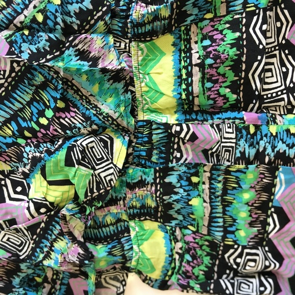 FOREVER 21 PRINTED ROMPER SIZE MEDIUM - Picture 2 of 5